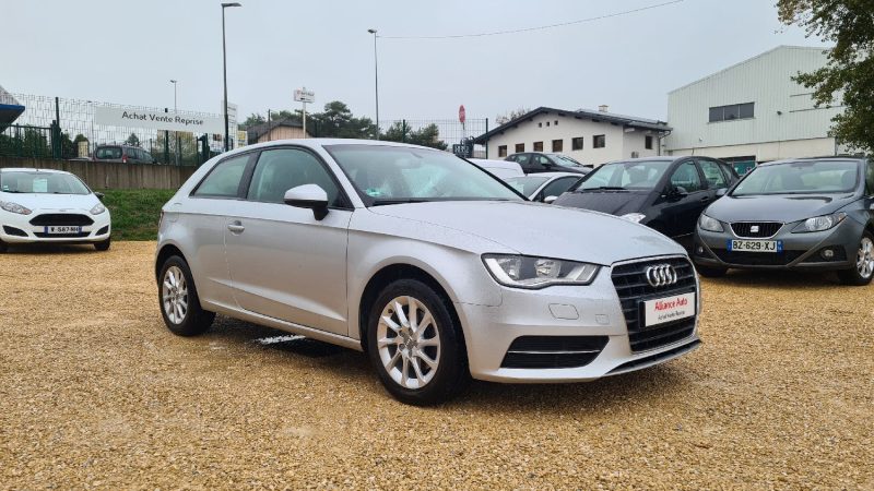AUDI A3 - 1.6 TDi Attraction 105ch
