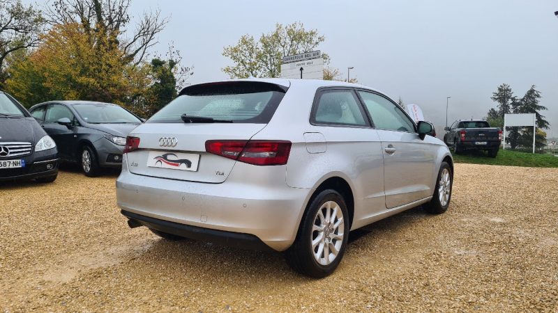 AUDI A3 - 1.6 TDi Attraction 105ch