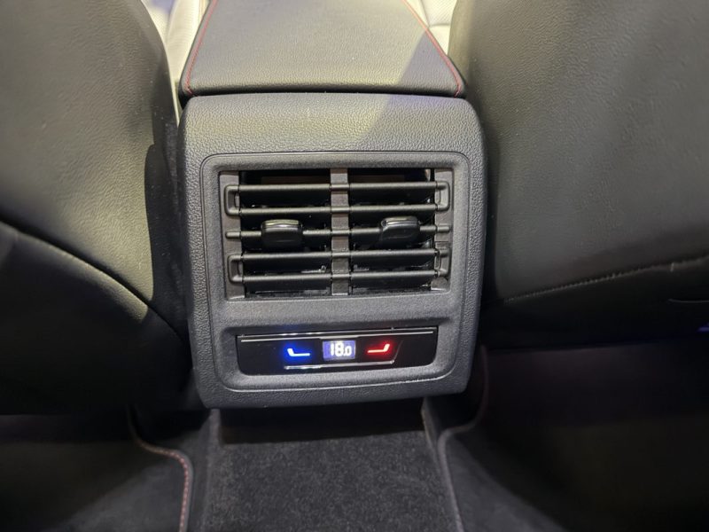 VOLKSWAGEN GOLF 8.5 GTI CLUBSPORT  PACK PERF / LIGNE AKRA / TOIT OUVRANT / HARMAN KARDON  