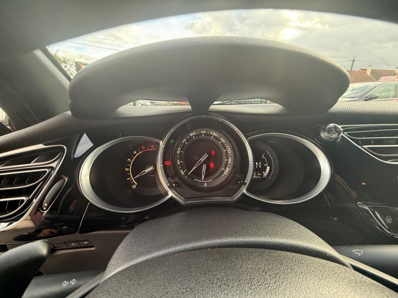 CITROEN DS3 PHASE 2 1.6 HDI 92CV BOITE AUTOMATIQUE SO CHIC 2015