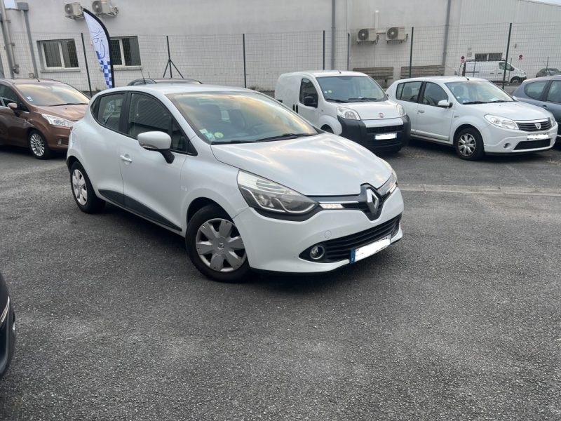 RENAULT CLIO IV SOCIETE 1.5 DCI 75 GENERIQUE 2013