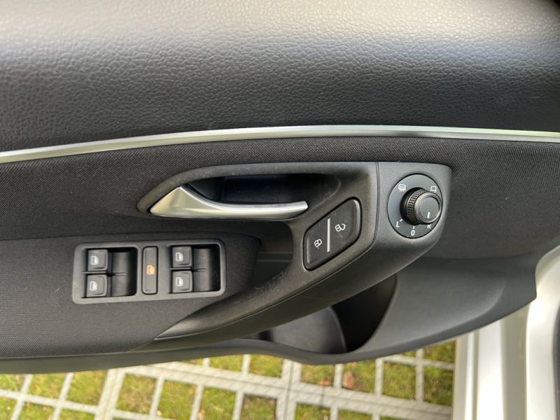 VOLKSWAGEN POLO5 V PHASE 2 1.2 TSI 90 Cv 1ERE MAIN / BOITE AUTOMATIQUE CRIT AIR 1 - GARANTIE 1 AN