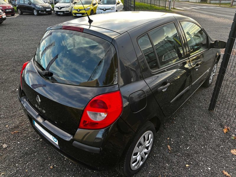 RENAULT CLIO 1.2I - 75 CV 16V 2008