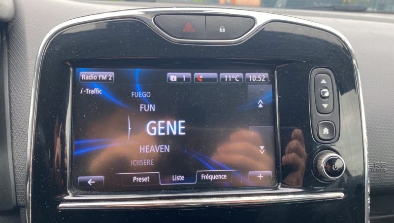 RENAULT CLIO IV ESTATE 1.5 L DCI 90 ch INTENS