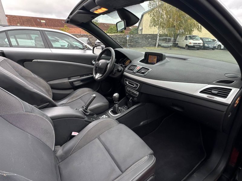 RENAULT MEGANEIII CC 1.5 DCI 110 2010