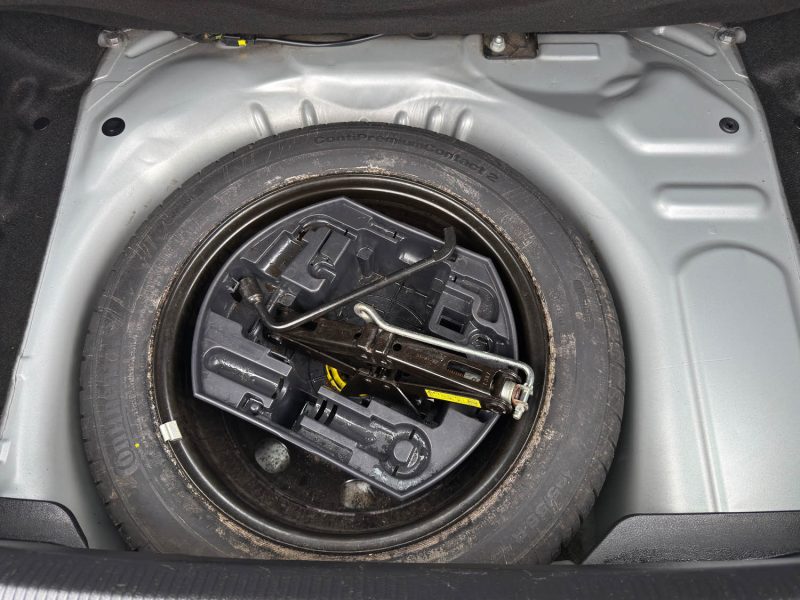 PEUGEOT 207 1.6E 16V 120 Exécutive, - Clim - Toit Pano - Révisée & Garantie 6 Mois.