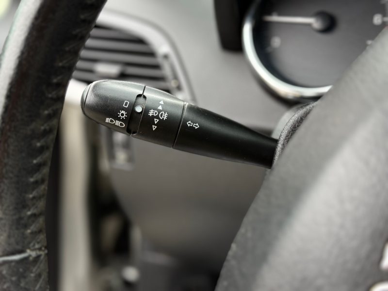 PEUGEOT 207 1.6E 16V 120 Exécutive, - Clim - Toit Pano - Révisée & Garantie 6 Mois.