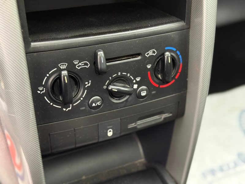 Peugeot 207 1.6 VTi 120 Executive – Clim – Toit Panoramique –  Révisée &  Garantie 6 mois. 