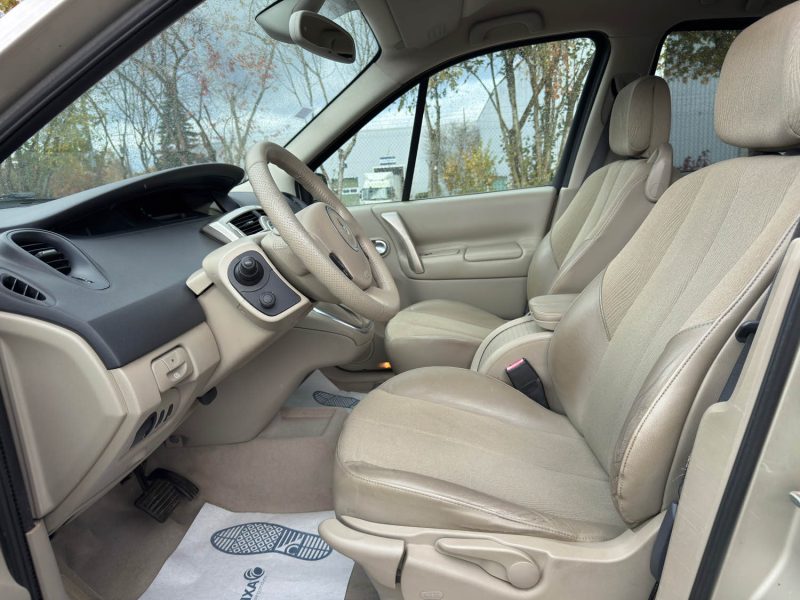 RENAULT Mégane Scénic 1.9 dCi 130 FAP Privilège – Boîte Auto/ Radar Ar / Révisée & Garantie 6 mois. 