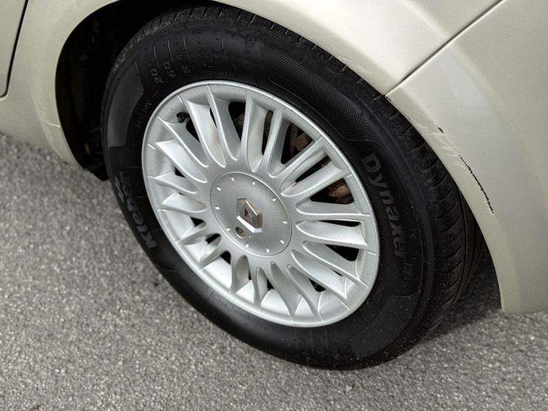 RENAULT Mégane Scénic 1.9 dCi 130 FAP Privilège – Boîte Auto/ Radar Ar / Révisée & Garantie 6 mois. 