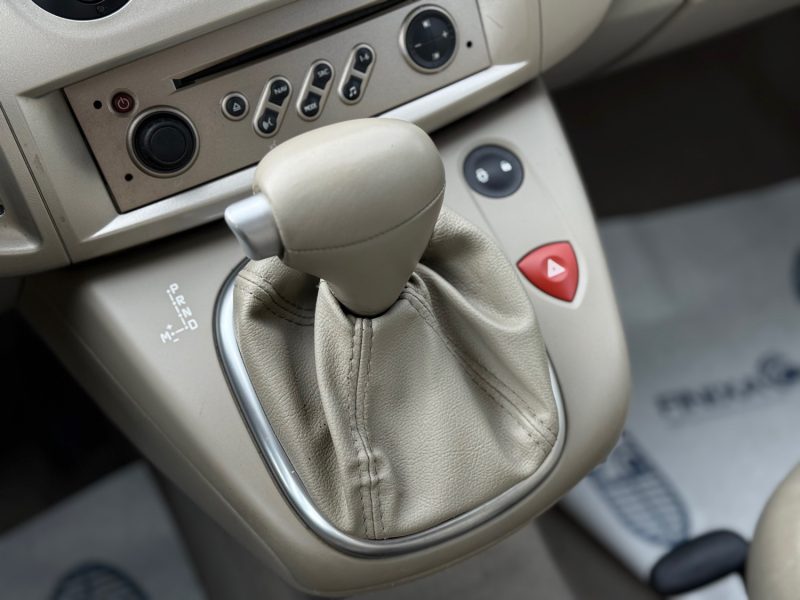 RENAULT Mégane Scénic 1.9 dCi 130 FAP Privilège – Boîte Auto/ Radar Ar / Révisée & Garantie 6 mois. 