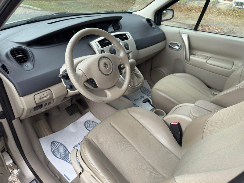 RENAULT Mégane Scénic 1.9 dCi 130 FAP Privilège – Boîte Auto/ Radar Ar / Révisée & Garantie 6 mois. 