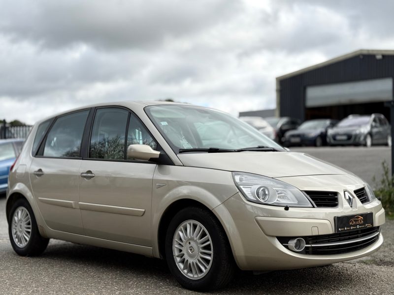 RENAULT Mégane Scénic 1.9 dCi 130 FAP Privilège – Boîte Auto/ Radar Ar / Révisée & Garantie 6 mois. 