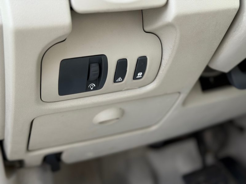 RENAULT Mégane Scénic 1.9 dCi 130 FAP Privilège – Boîte Auto/ Radar Ar / Révisée & Garantie 6 mois. 