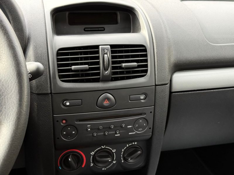 RENAULT CLIO 1.2 16V 75CH CAMPUS AUTHENTIQUE  