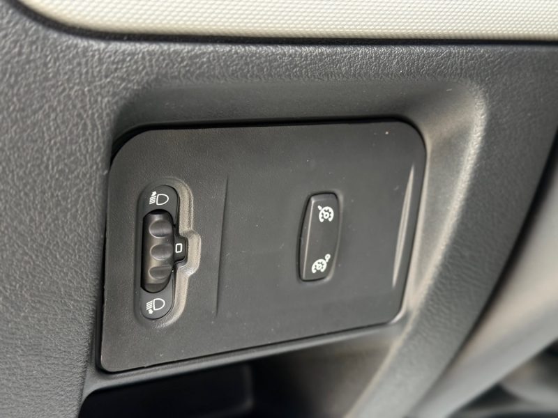 RENAULT CLIO 1.2 16V 75CH CAMPUS AUTHENTIQUE  