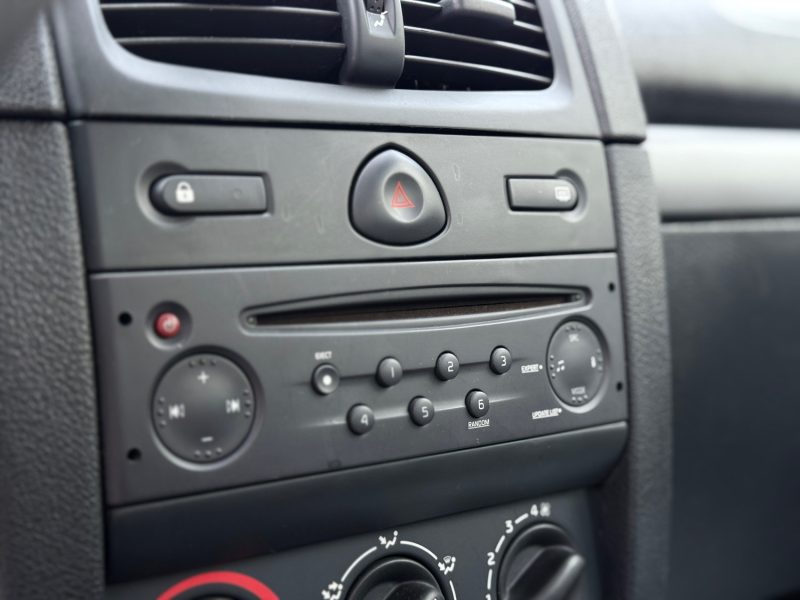 Renault Clio 2 Campus 1.2 16V 75ch – Révisée & Garantie 6 mois – 1ère Main – Régulateur – Idéal Jeun