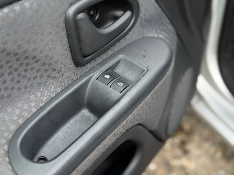 Renault Clio 2 Campus 1.2 16V 75ch – Révisée & Garantie 6 mois – 1ère Main – Régulateur – Idéal Jeun