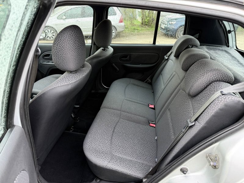 Renault Clio 2 Campus 1.2 16V 75ch – Révisée & Garantie 6 mois – 1ère Main – Régulateur – Idéal Jeun