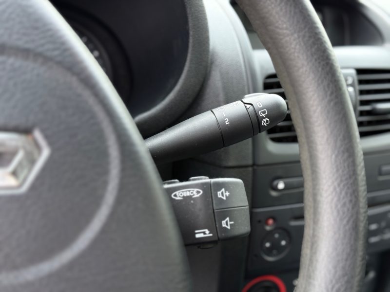 Renault Clio 2 Campus 1.2 16V 75ch – Révisée & Garantie 6 mois – 1ère Main – Régulateur – Idéal Jeun