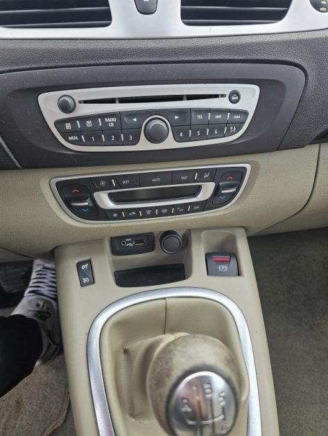 RENAULT SCENIC III 1.4 TCE 130CH LUXE PRIVILÈGE  2010