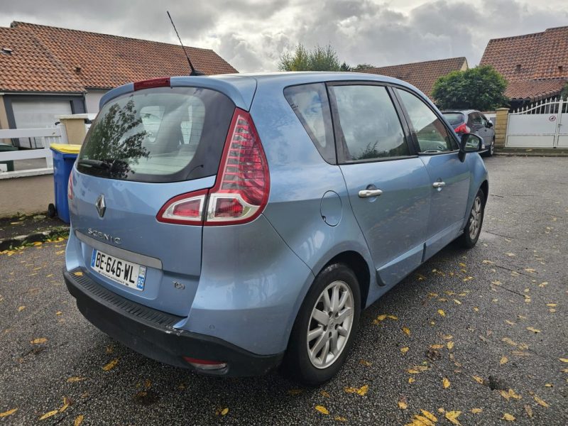 RENAULT SCENIC III 1.4 TCE 130CH LUXE PRIVILÈGE  2010