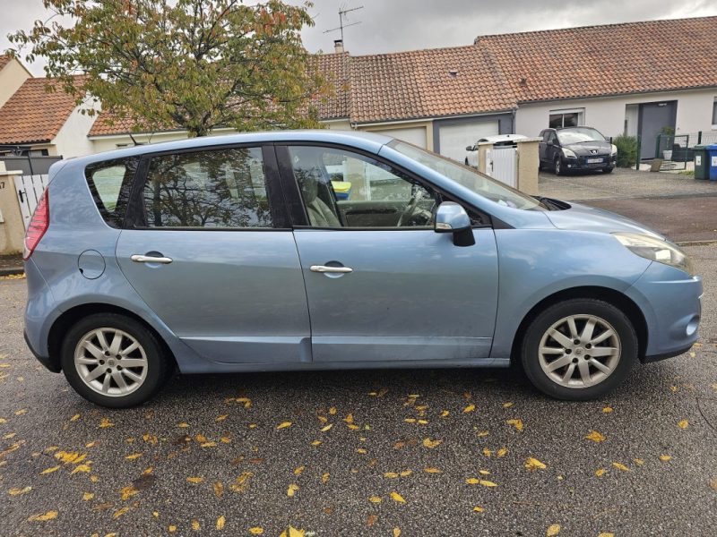 RENAULT SCENIC III 1.4 TCE 130CH LUXE PRIVILÈGE  2010