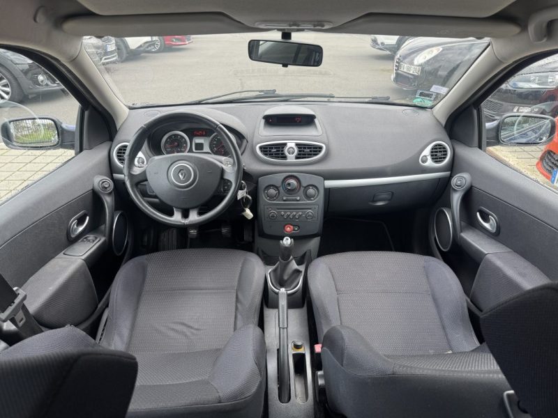 RENAULT CLIO 1.4 100CH PACK AUTHENTIQUE  2005