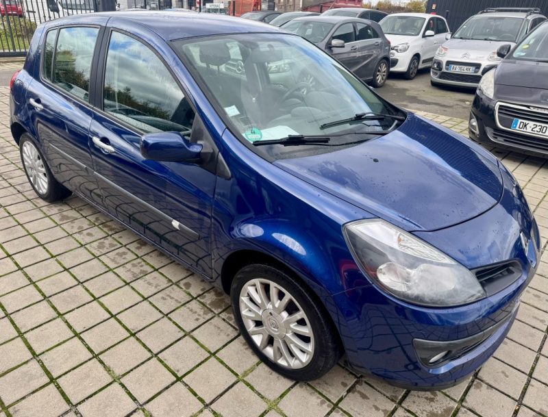 RENAULT CLIO 1.4 100CH PACK AUTHENTIQUE  2005