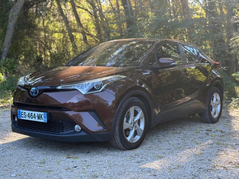 TOYOTA C-HR 122H DYNAMIC 2WD E-CVT 