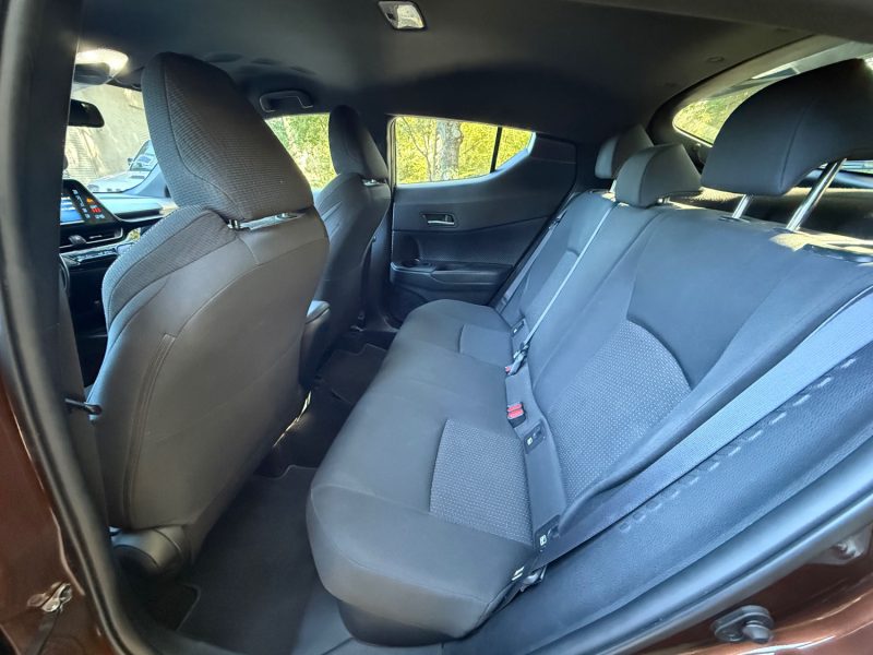 TOYOTA C-HR 122H DYNAMIC 2WD E-CVT 