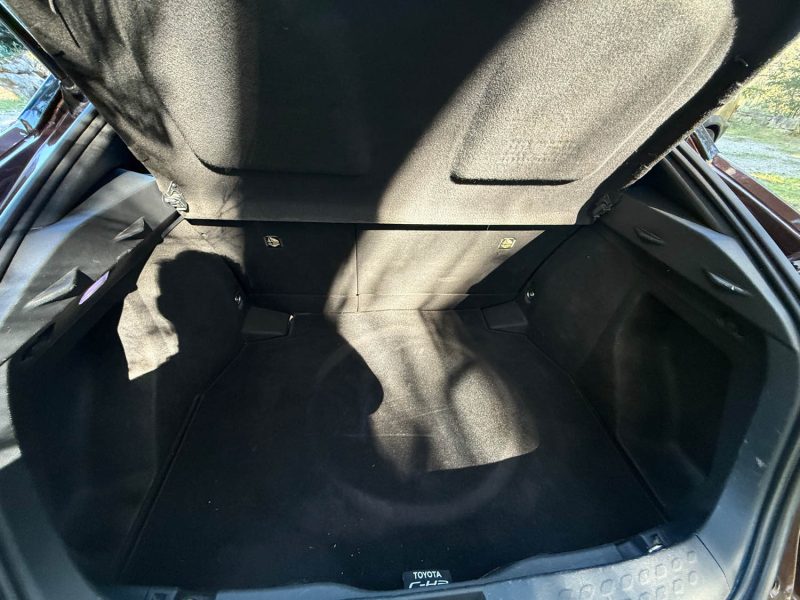 TOYOTA C-HR 122H DYNAMIC 2WD E-CVT 