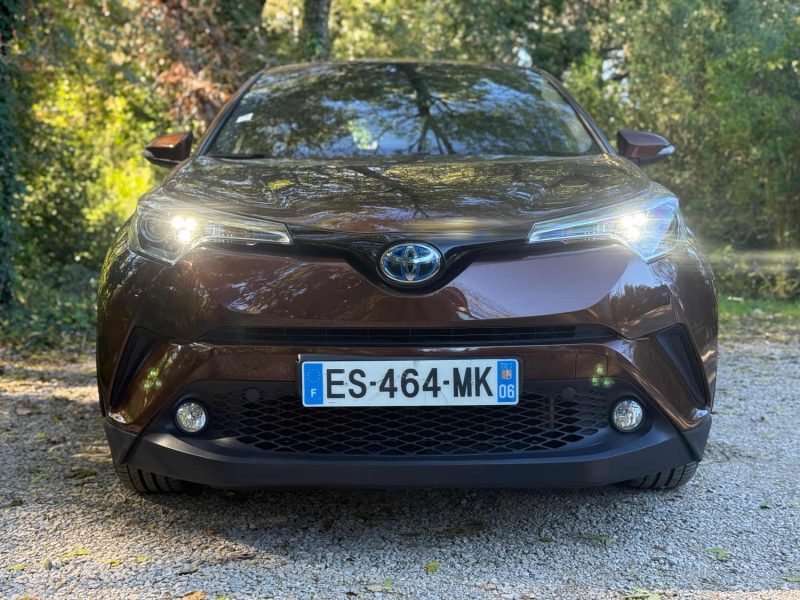 TOYOTA C-HR 122H DYNAMIC 2WD E-CVT 