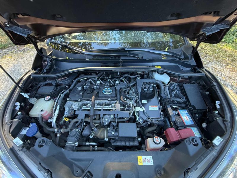 TOYOTA C-HR 122H DYNAMIC 2WD E-CVT 