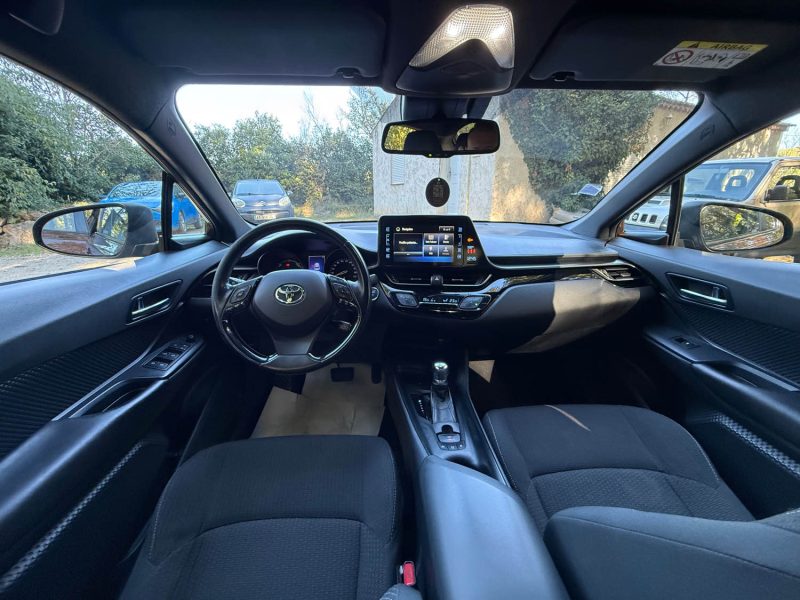 TOYOTA C-HR 122H DYNAMIC 2WD E-CVT 