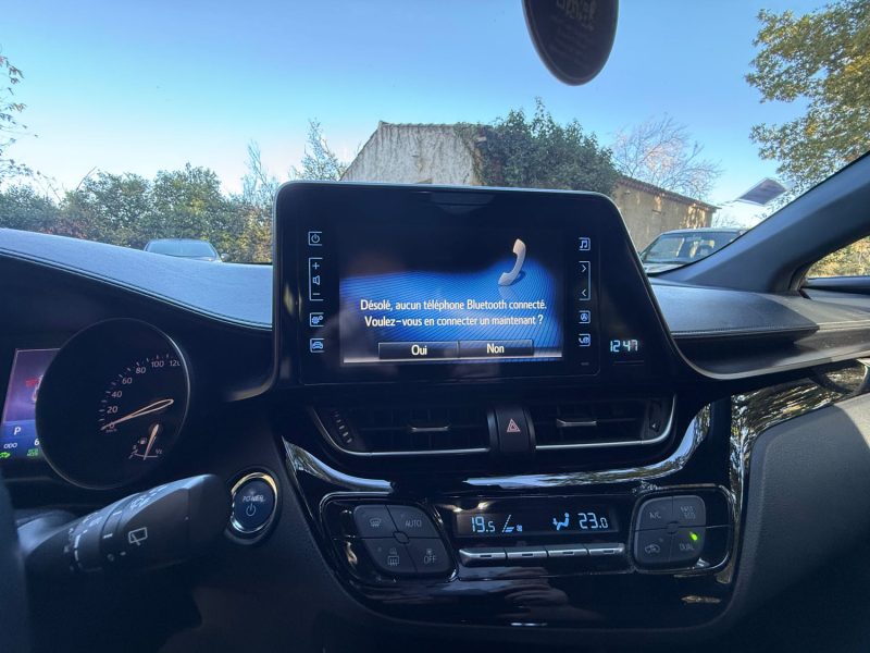 TOYOTA C-HR 122H DYNAMIC 2WD E-CVT 