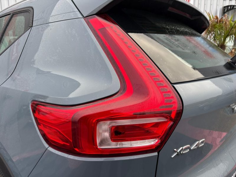 VOLVO XC40 B3 MOMENTUM 2.0 163CV BVA FAIBLE KILOMETRAGE GARANTIE 12 MOIS