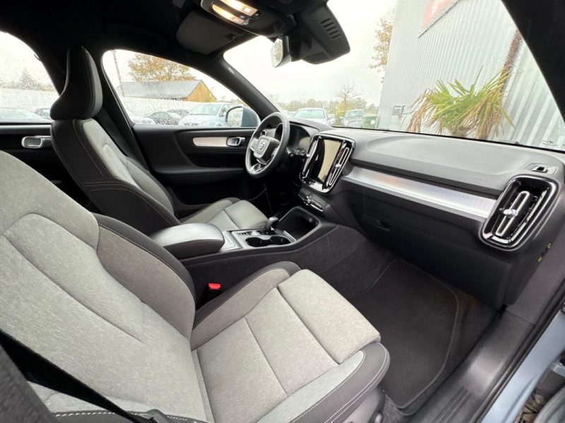 VOLVO XC40 B3 MOMENTUM 2.0 163CV BVA FAIBLE KILOMETRAGE GARANTIE 12 MOIS
