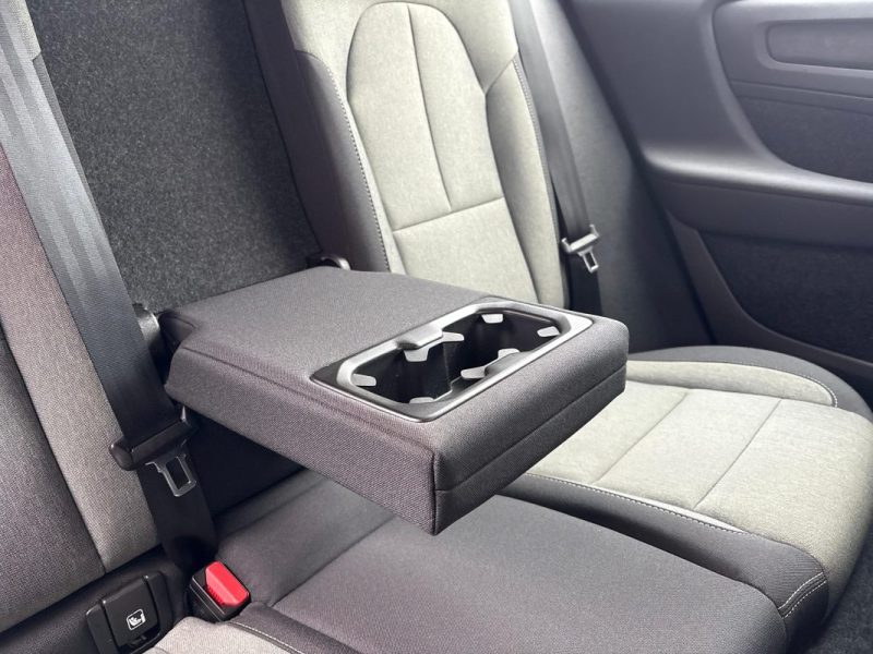 VOLVO XC40 B3 MOMENTUM 2.0 163CV BVA FAIBLE KILOMETRAGE GARANTIE 12 MOIS