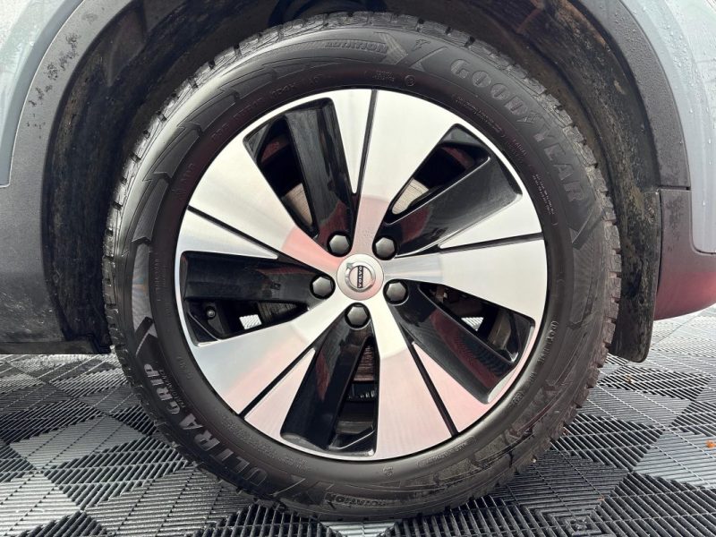 VOLVO XC40 B3 MOMENTUM 2.0 163CV BVA FAIBLE KILOMETRAGE GARANTIE 12 MOIS