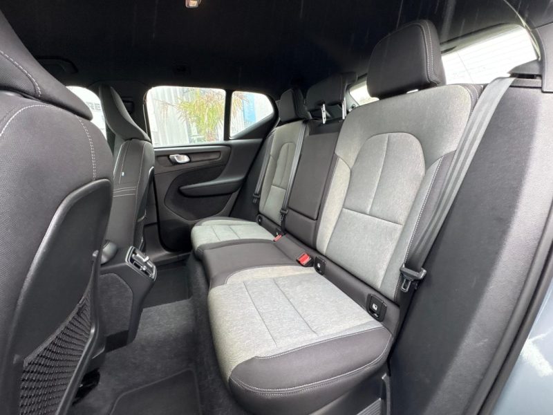 VOLVO XC40 B3 MOMENTUM 2.0 163CV BVA FAIBLE KILOMETRAGE GARANTIE 12 MOIS