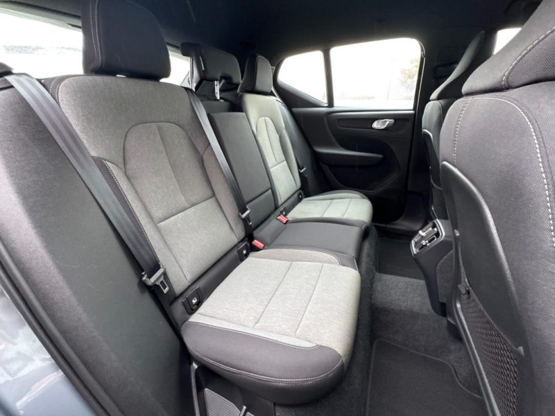 VOLVO XC40 B3 MOMENTUM 2.0 163CV BVA FAIBLE KILOMETRAGE GARANTIE 12 MOIS