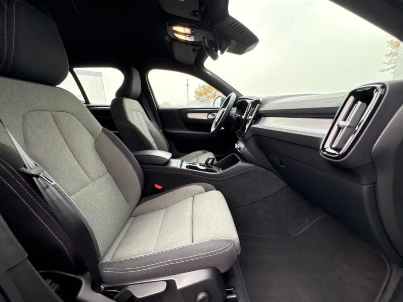 VOLVO XC40 B3 MOMENTUM 2.0 163CV BVA FAIBLE KILOMETRAGE GARANTIE 12 MOIS