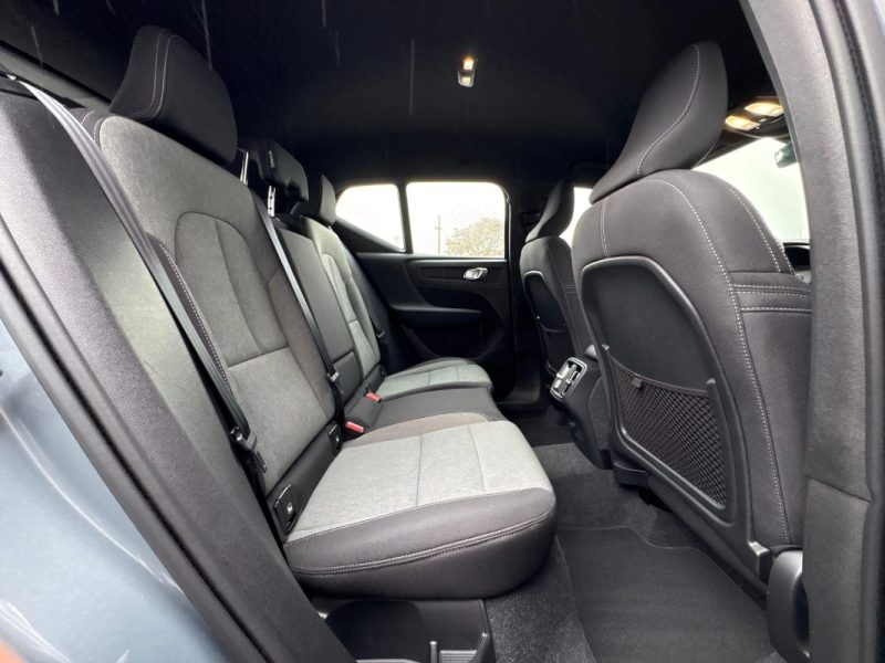 VOLVO XC40 B3 MOMENTUM 2.0 163CV BVA FAIBLE KILOMETRAGE GARANTIE 12 MOIS