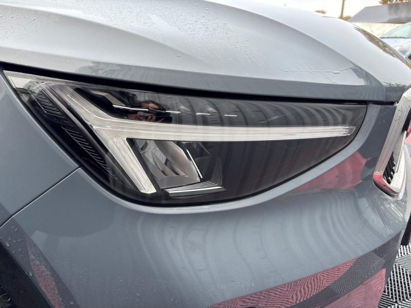 VOLVO XC40 B3 MOMENTUM 2.0 163CV BVA FAIBLE KILOMETRAGE GARANTIE 12 MOIS