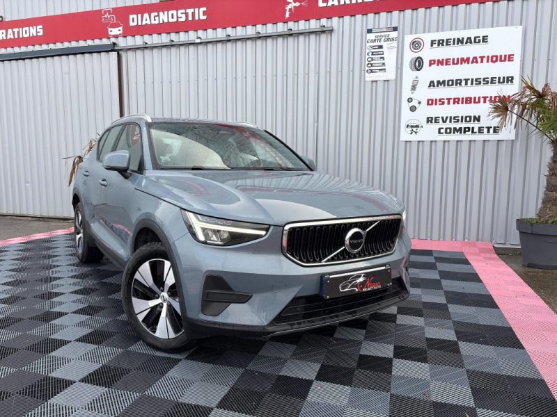 VOLVO XC40 B3 MOMENTUM 2.0 163CV BVA FAIBLE KILOMETRAGE GARANTIE 12 MOIS