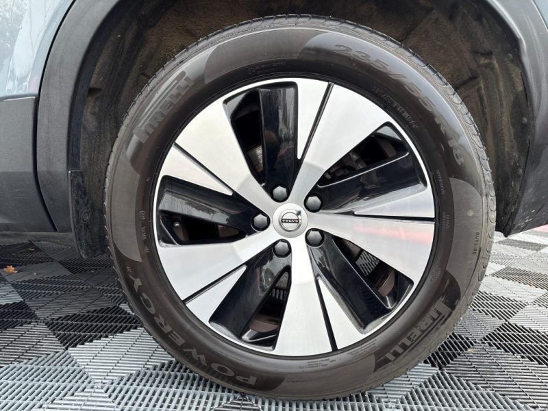 VOLVO XC40 B3 MOMENTUM 2.0 163CV BVA FAIBLE KILOMETRAGE GARANTIE 12 MOIS