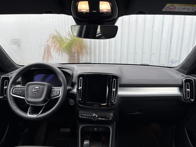 VOLVO XC40 B3 MOMENTUM 2.0 163CV BVA FAIBLE KILOMETRAGE GARANTIE 12 MOIS