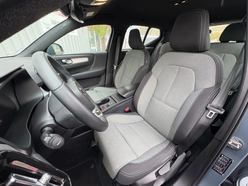 VOLVO XC40 B3 MOMENTUM 2.0 163CV BVA FAIBLE KILOMETRAGE GARANTIE 12 MOIS