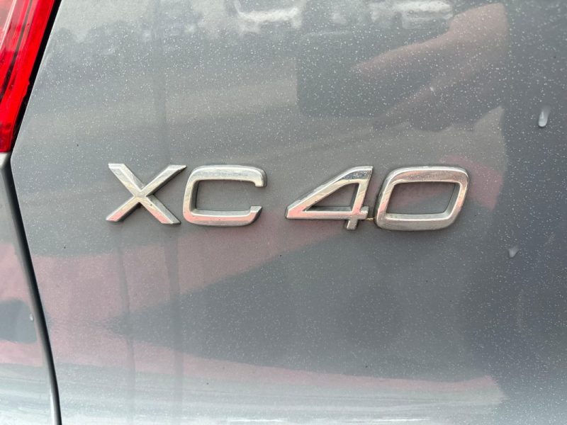 VOLVO XC40 B3 MOMENTUM 2.0 163CV BVA FAIBLE KILOMETRAGE GARANTIE 12 MOIS